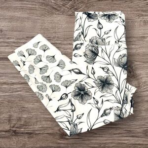 Evolution & Creation White Black Floral Print Leggings size M
